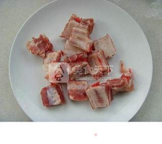 糖醋排骨的做法步骤：1