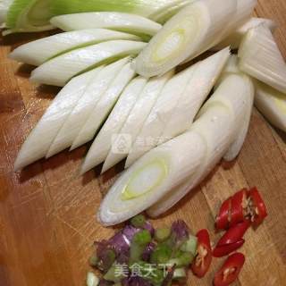 大葱爆肉片的做法步骤：3