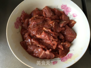 水煮牛肉的做法步骤：1