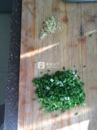 小葱鲜肉包的做法步骤：4