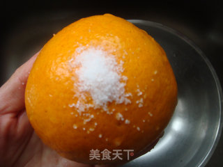 盐蒸橙子的做法步骤：1