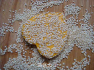 南瓜芝麻糯米饼的做法步骤：10