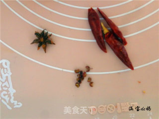 猪肉酸菜炖粉条的做法步骤：4