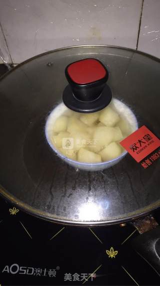 冰糖炖雪梨的做法步骤：4