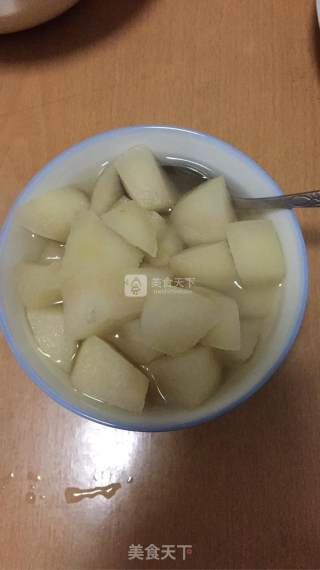 冰糖炖雪梨的做法步骤：5