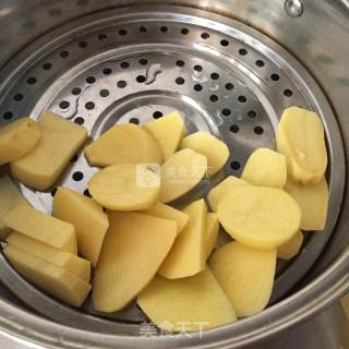 土豆泥的做法步骤：2