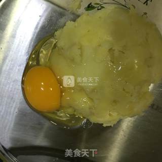 芝麻红糖土豆饼的做法步骤：5