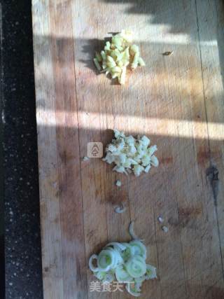 滤油下饭茄片的做法步骤：4