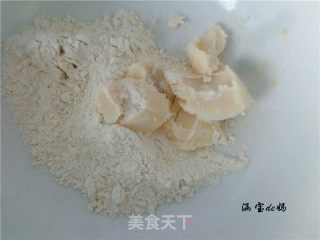 芝麻红糖酥的做法步骤：2