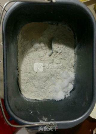 鸡肉披萨的做法步骤：1