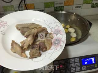 马蹄粟米腊鸡汤的做法步骤：4