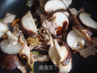 香菇炒肉片的做法步骤：9