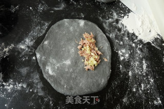 竹碳蒜香金枪鱼包的做法步骤：8