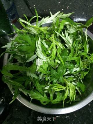 艾草瘦肉汤的做法步骤：1