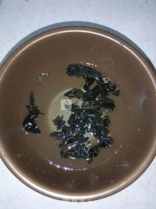 鱼香肉丝的做法步骤：1