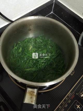 艾草瘦肉汤的做法步骤：3