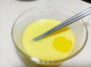 超级美味——电饭煲版海绵蛋糕的做法步骤：3