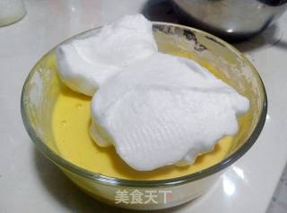 超级美味——电饭煲版海绵蛋糕的做法步骤：8