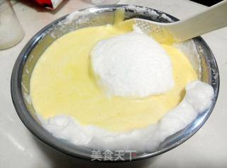 超级美味——电饭煲版海绵蛋糕的做法步骤：9