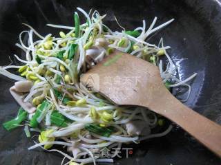 鹅肠炒黄豆芽的做法步骤：4