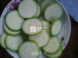 糖醋西葫芦的做法步骤：1