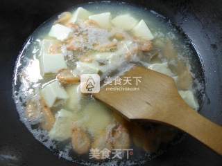 咸味虾花螺豆腐汤的做法步骤：7