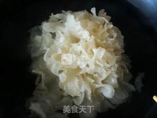 冰糖雪梨饮的做法步骤：2