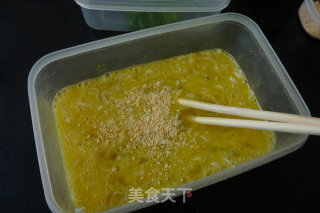 白饭鱼奶酪煎蛋的做法步骤：3