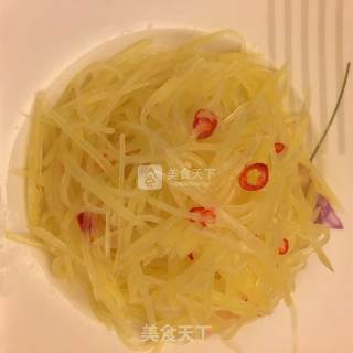 凉拌酸辣土豆丝的做法步骤：5