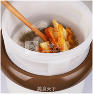土茯苓鲜酿酵素的做法步骤：7