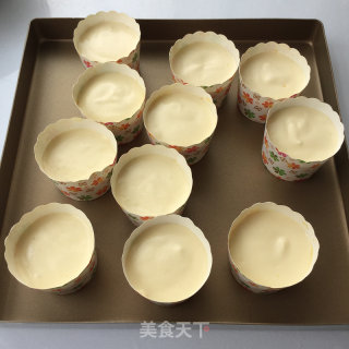 超松软纸杯戚风蛋糕的做法步骤：17