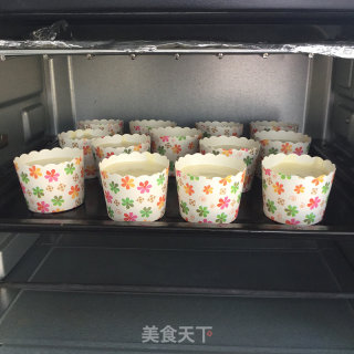 超松软纸杯戚风蛋糕的做法步骤：18