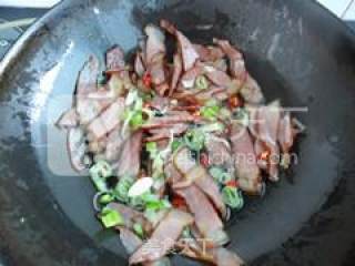 花菜炒腊肉的做法步骤：4