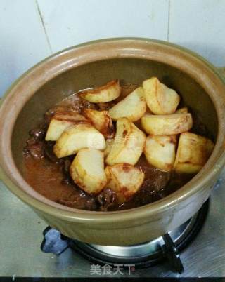 红酒土豆焖牛腩的做法步骤：20
