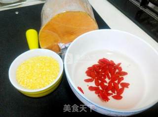 北方人冬天里的最爱——南瓜玉米糁子的做法步骤：1