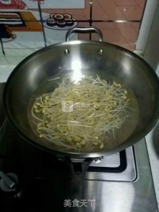 水煮肉片的做法步骤：1