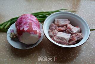 萝卜炖排骨的做法