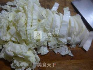 牛肉酱香干炒白菜的做法步骤：3