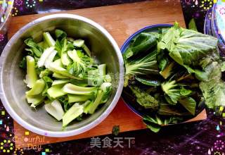 猪肉青菜炖粉条的做法步骤：2