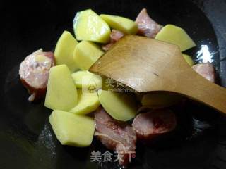 油菜蕻腊鸡腿煮土豆的做法步骤：5