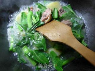 油菜蕻腊鸡腿煮土豆的做法步骤：7