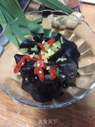 凉拌木耳的做法步骤：3