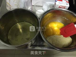 八寸戚风蛋糕的做法步骤：4