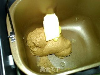 红糖红枣核桃面包的做法步骤：4
