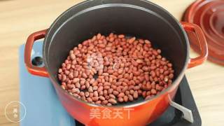 花生蔓越莓手工牛轧糖一厨作铸铁锅版的做法步骤：1