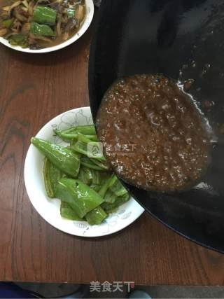酱焖尖椒的做法步骤：7