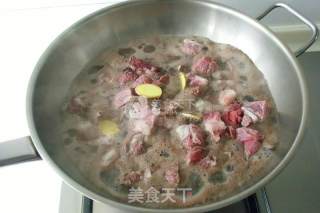 西红柿牛肉面的做法步骤：1