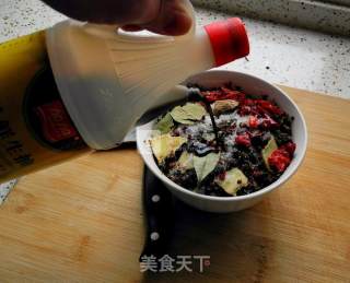 川味盐菜肉的做法步骤：4