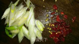 （家常菜）芸豆炒腐竹的做法步骤：1