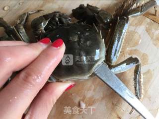吮指香辣蟹的做法步骤：1